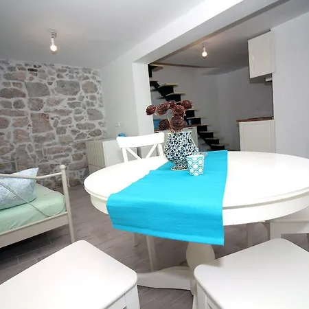 Holiday House Andrej *